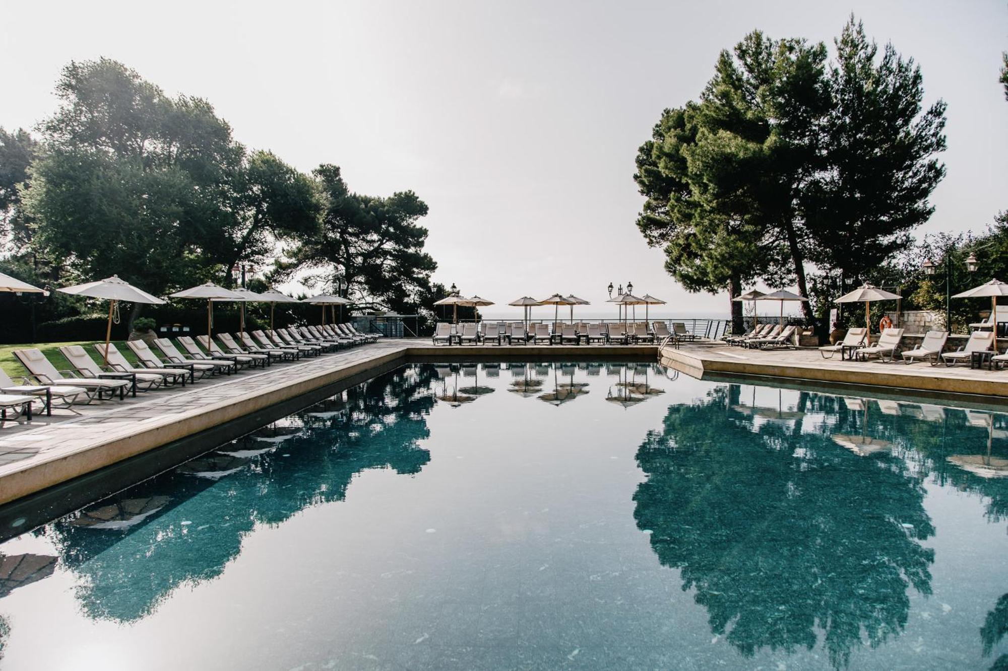 Corfu Holiday Palace Perama  Exterior photo The pool at the Hotel de la Villa d'Alcôte