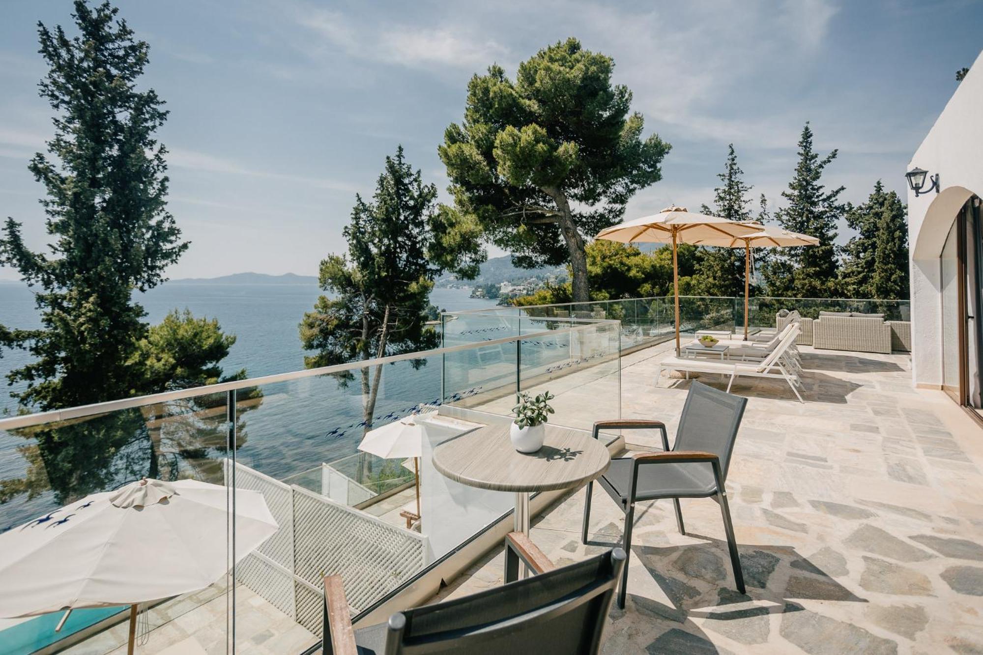 Corfu Holiday Palace Perama  Exterior photo The hotel's pool